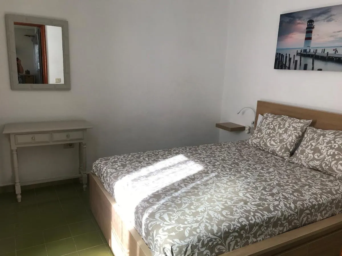 Vivienda Vacacional Delia Castillo a 100 metros de la playa Caleta de Fuste España